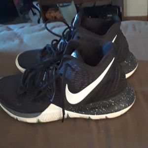 Men's tennis shoes Nikes